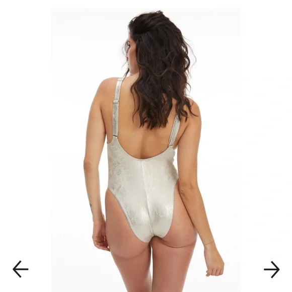GOOD AMERICAN METALLIC LAYOUT SWIMSUIT ONE PIECE SILVER SIZE 2 - Picture 2 of 10